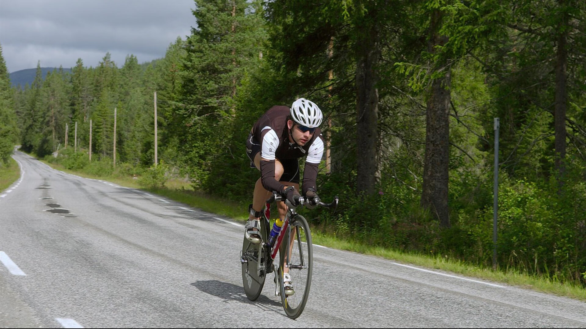 巅峰对决，广厦力克热火，英格拉姆节奏掌控定乾坤