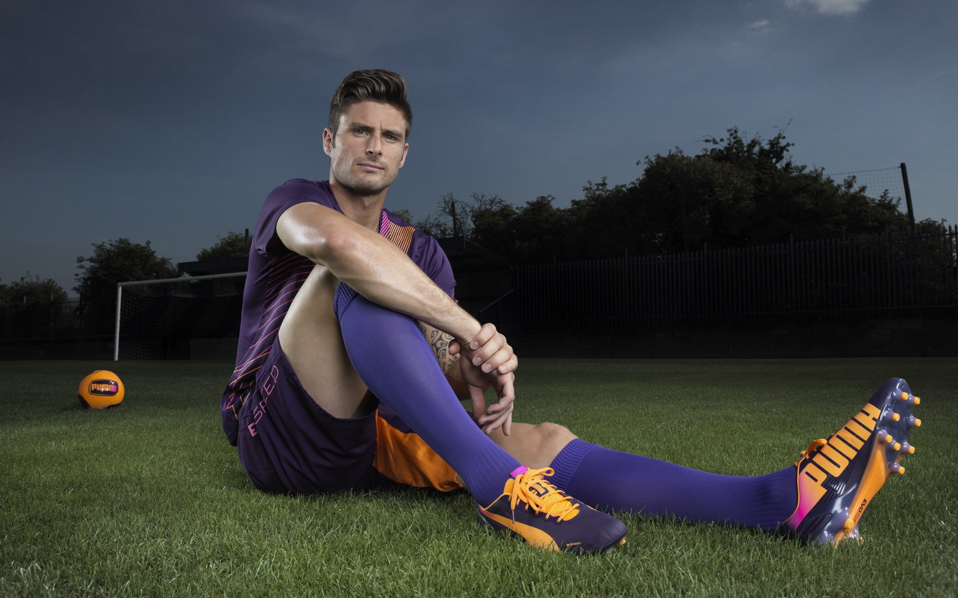 莱万用实力证明自己，哥斯达黎加击溃尼日利亚—绿茵场上的双重启示