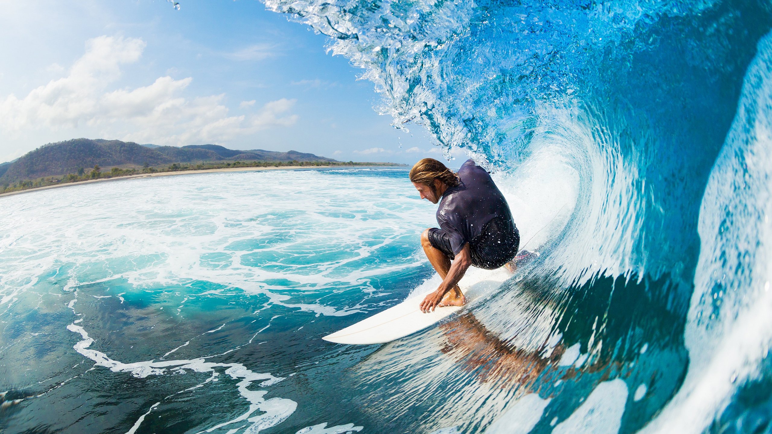 红牛奇迹夜，维斯塔潘绝地翻盘，汉密尔顿全程统治却失冠