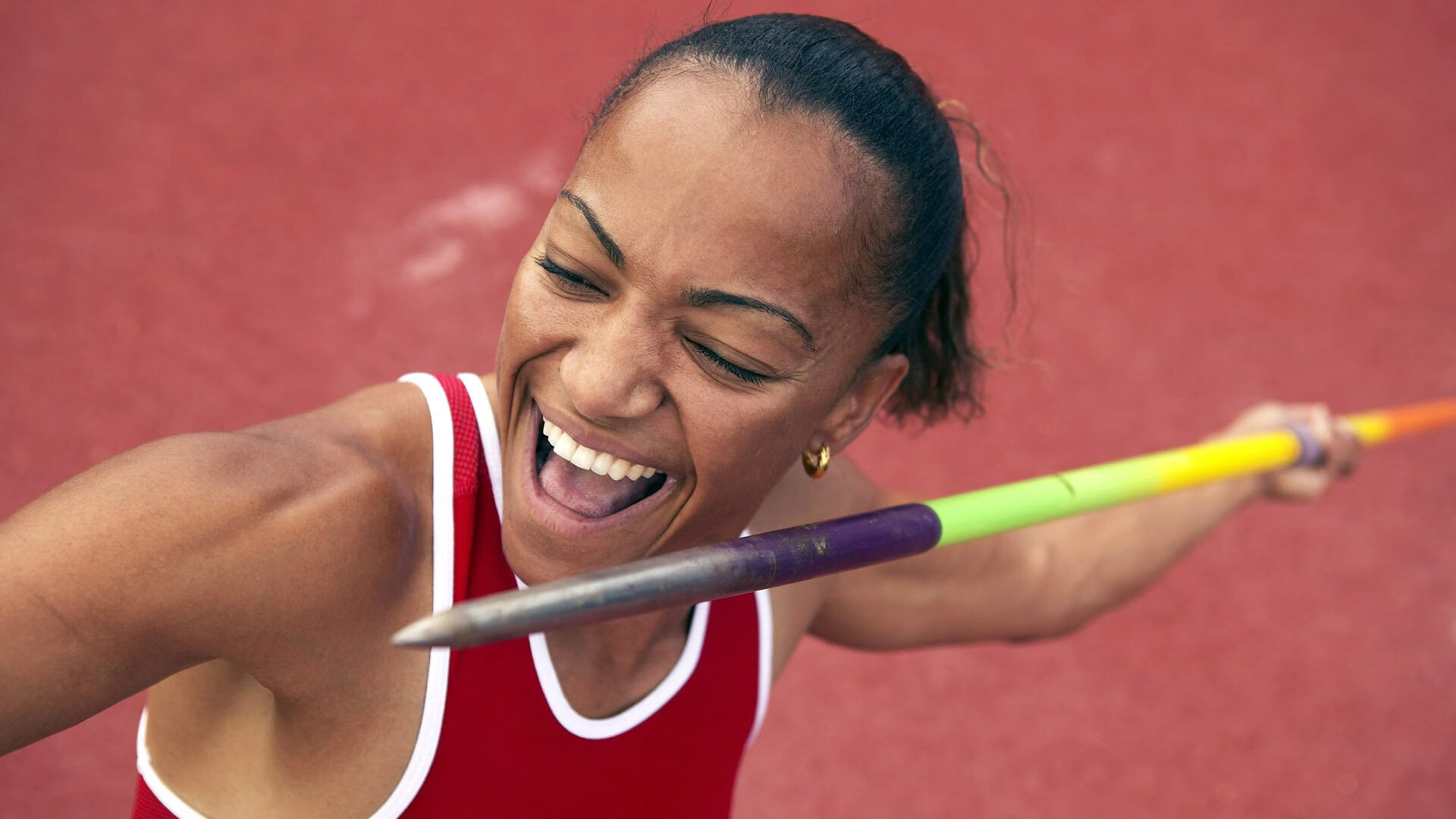 拉塞尔状态火热导演翻盘大戏，雷诺车队如何逆袭法拉利？